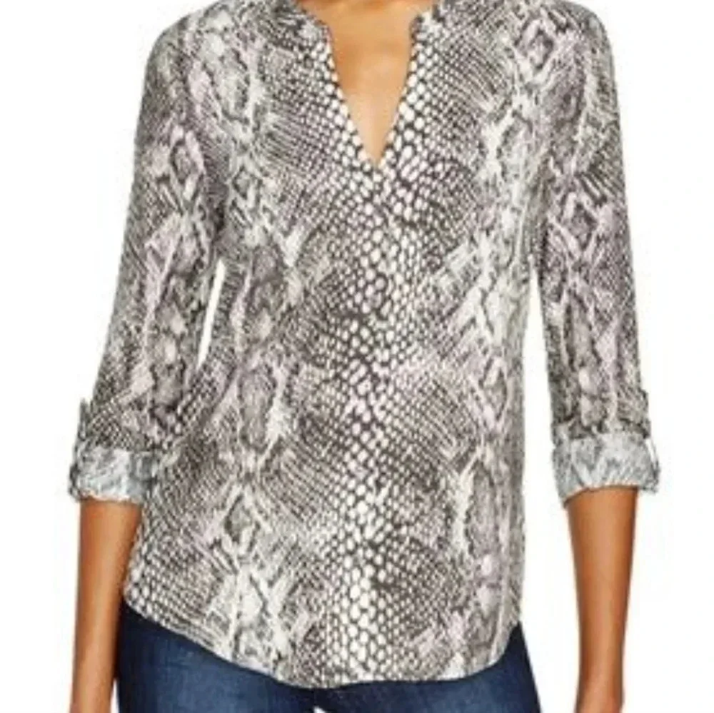 Soft Joie Sz SMALL Black Gray Snake Pattern Long Sleeves V Neckline Top - Picture 8 of 8